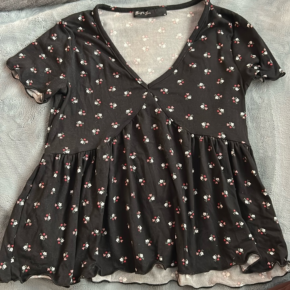 Brit and Bri adorable floral babydoll top!